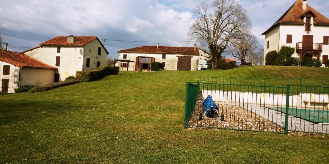 Вилла La Tranquillite, Coutancie Nanteuil-Auriac-de-Bourzac Экстерьер фото
